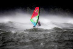 Roan in 75mph columbia river windsurfing hatchery